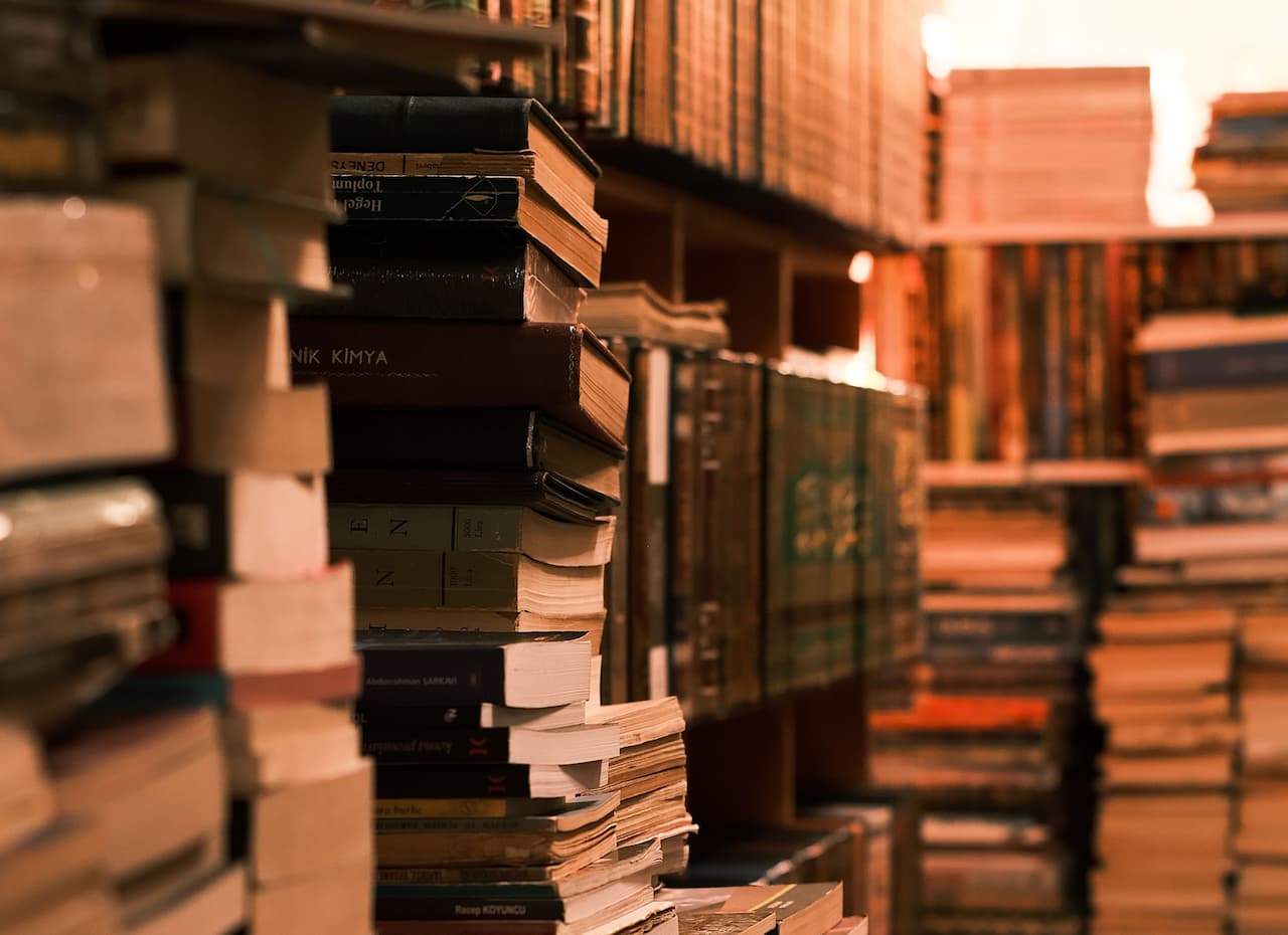 Descubre todas las novedades editoriales en comunicación, artes audiovisuales, artes escénicas, bellas artes, literatura y humanidades...